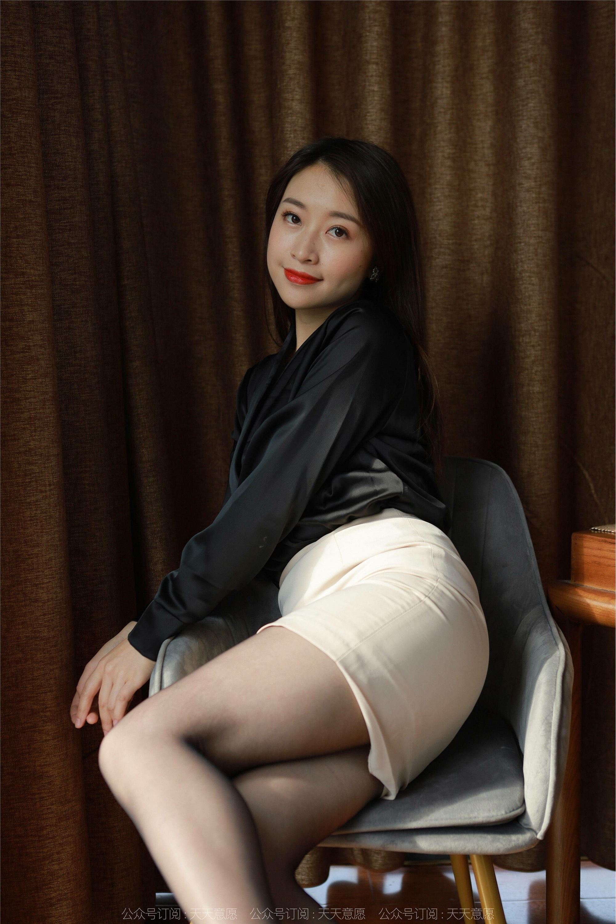 IESS Different thoughts Fun to 2022.02.04 Silk home 996: Black Silk Professional Dress by Xiaojie